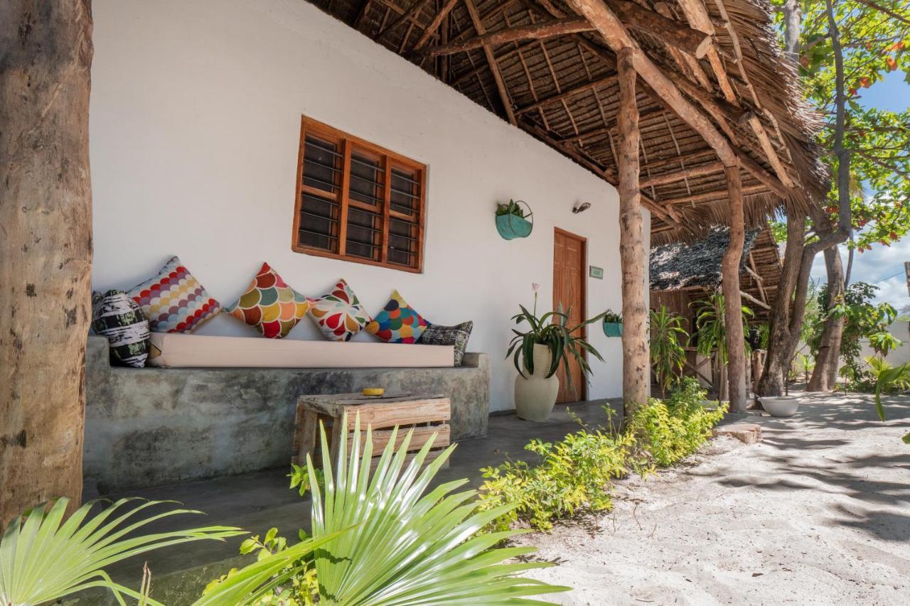 Bahari Beach Bungalows Jambiani  Eksteriør billede
